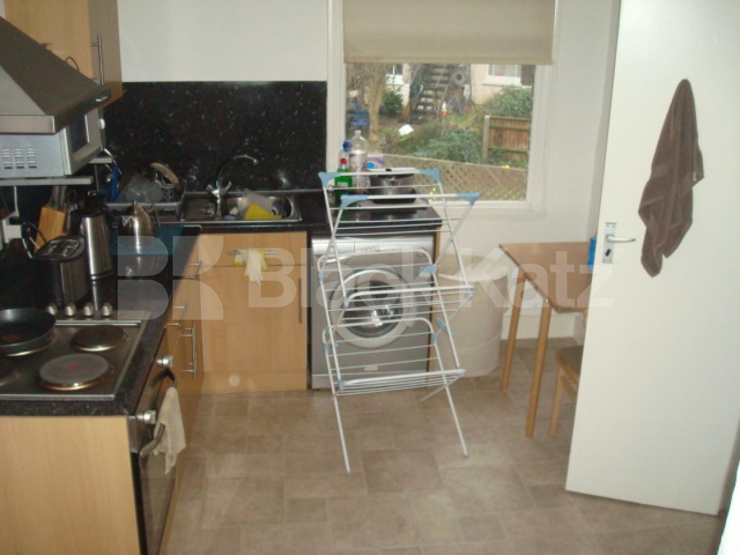 			NEW INSTRUCTION, Studio Apartment, 1 bath, 1 reception Flat			 Leconsfield Road, HIGHBURY N5